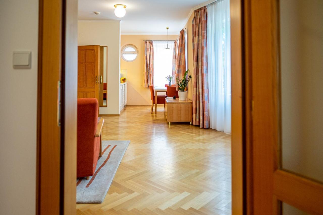 Villa Marion Luhacovice Luaran gambar